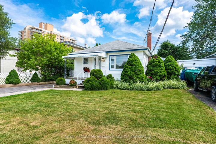 Property Photo: 260 Elmwood Street ON K7M 2Y8
