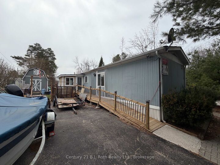 Property Photo: 1 Smiths Lane ON L4R 0B9