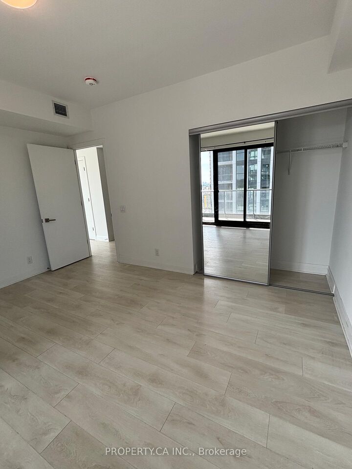 Photo de la propriété:  33 Frederick Todd Way 1201  ON M5A 4A9 