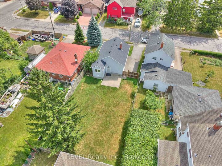 Property Photo: 9 Colborne Street ON L2V 3P6