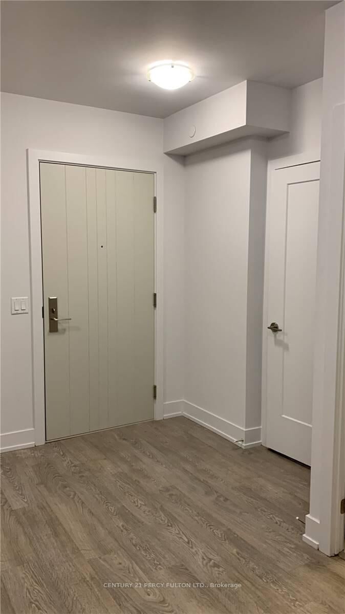 Property Photo:  2550 Simcoe Street N 810  ON L1L 0R5 