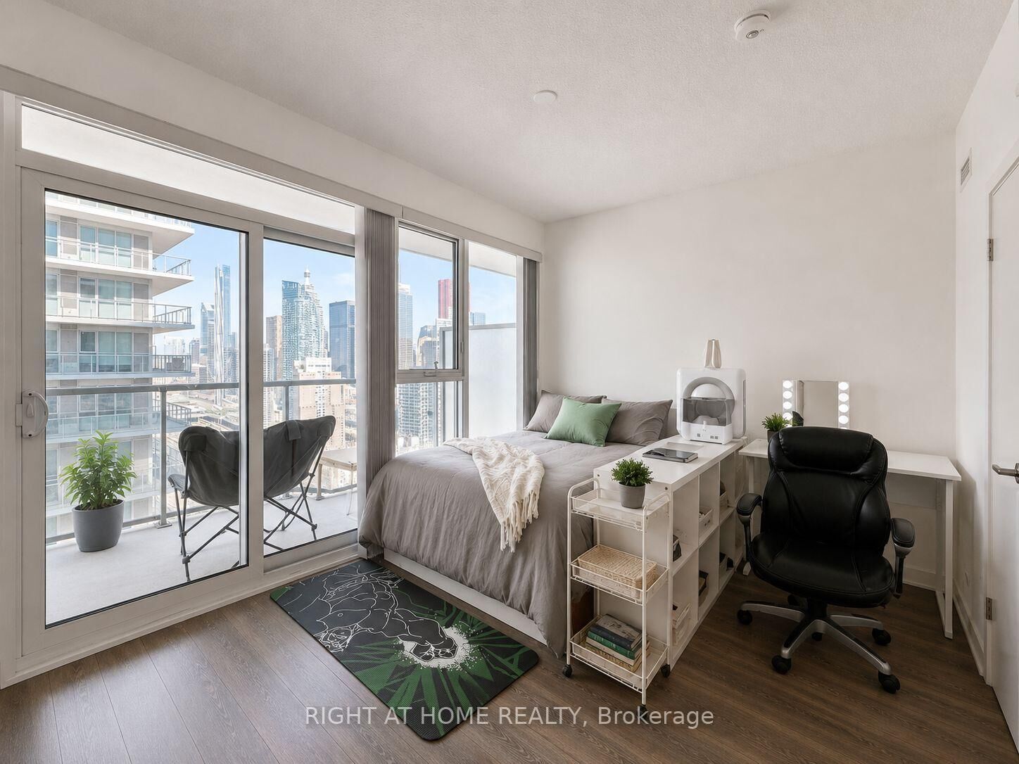 Property Photo:  20 Richardson Street 3106  ON M5A 0S6 