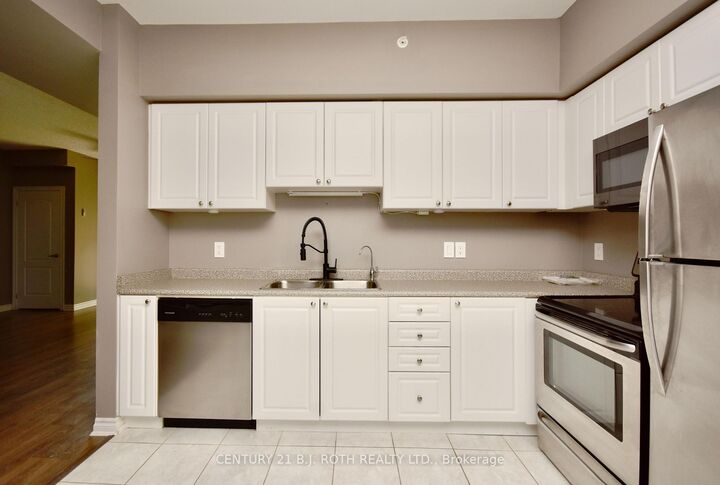 Property Photo:  43 Ferndale Drive S 104  ON L4N 5W6 