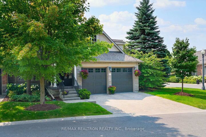 Property Photo: 7 Wilton Trail ON L4G 7S9