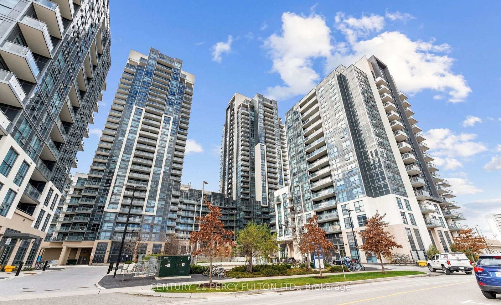 Property Photo: 30 Meadowglen Place 1003 ON M1G 0A6