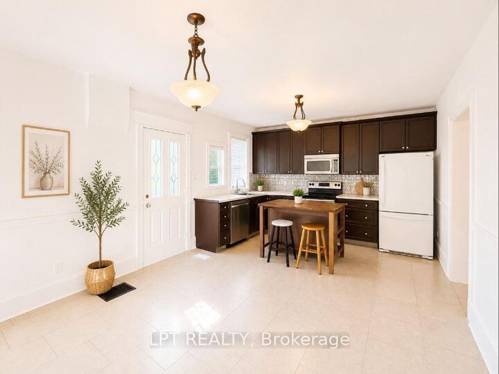 Property Photo:  219 Erie Avenue  ON N3S 2H1 