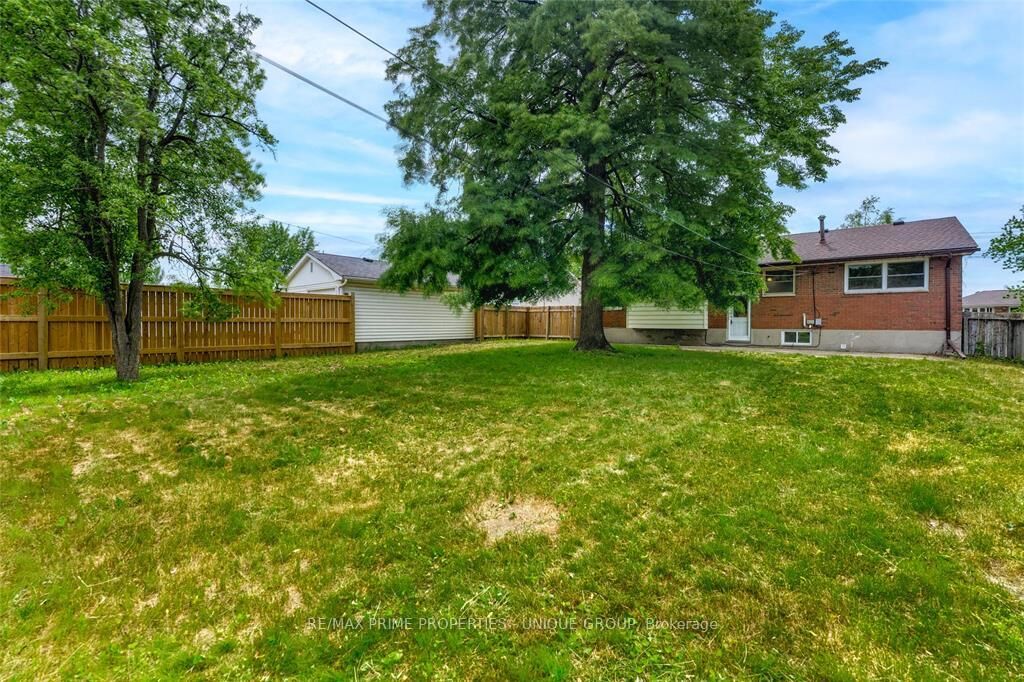 Property Photo:  890 Hollands Avenue  ON N7S 3C1 
