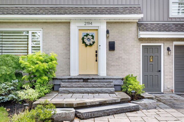 2194 Yorkshire Crescent — photo 1