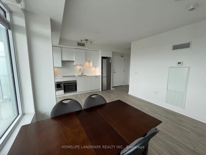 Photo de la propriété: 99 Broadway Avenue 1903 ON M4P 0E3