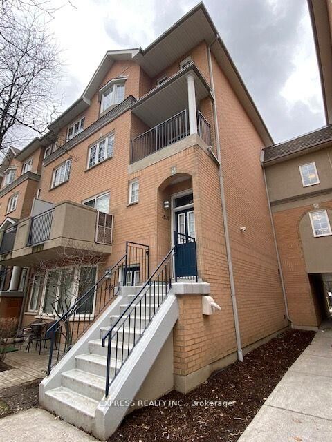 28 Sommerset Way 1639 — photo 1
