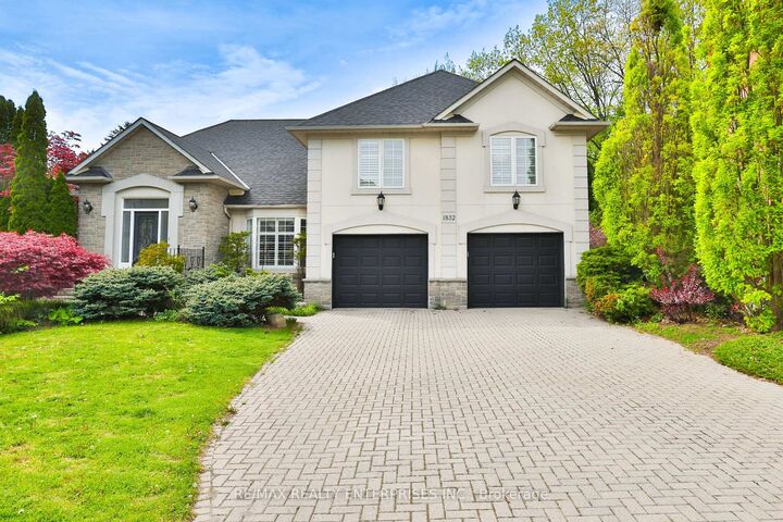 Property Photo: 1832 Chesbro Court ON L5H 4H2