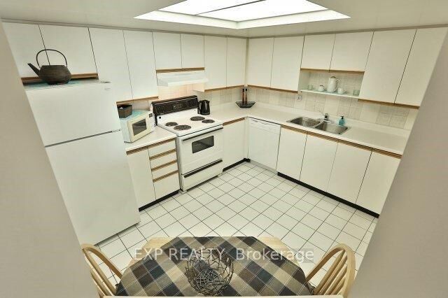 Property Photo: 4460 Tucana Court 808 ON L5R 3K9