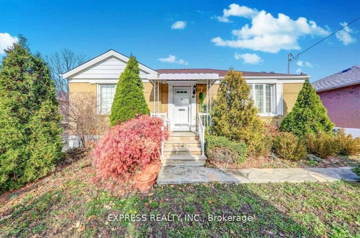 Property Photo:  46 William Cragg Drive  ON M3M 1V1 