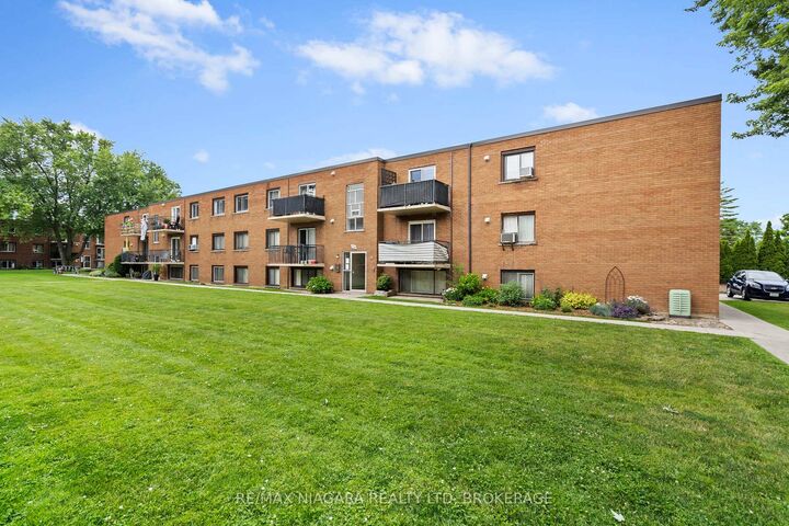Property Photo:  450 Carlton Street 34  ON L2M 4X1 