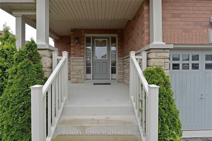 Photo de la propriété: 1684 Gower Drive ON L1K 0J7