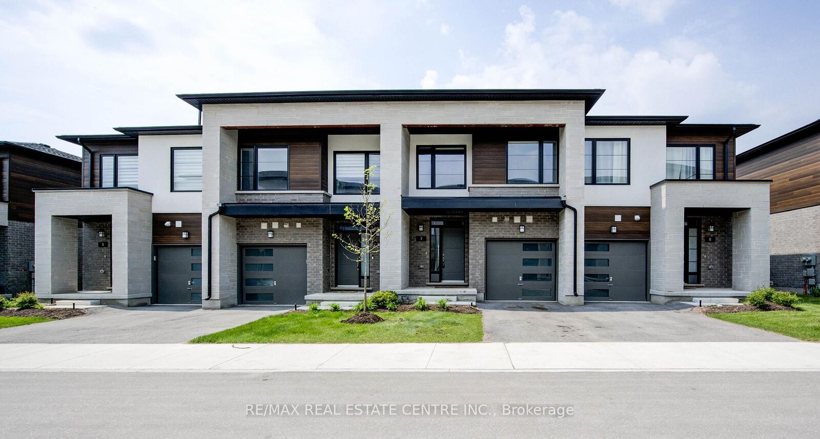 Property Photo:  350 River Road 7  ON N3C 0H4 