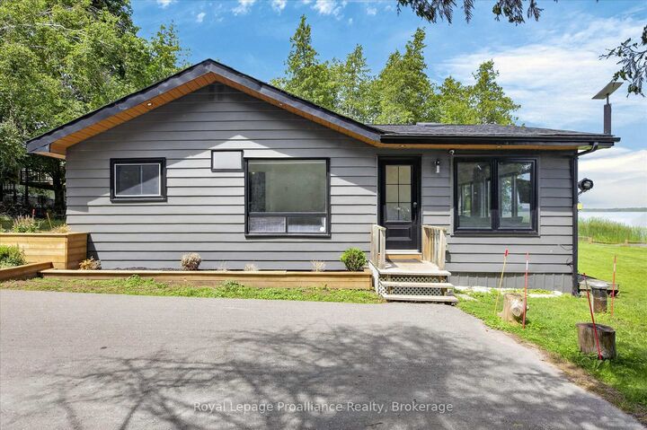 Property Photo: 18 Osprey Road ON K9V 4R5