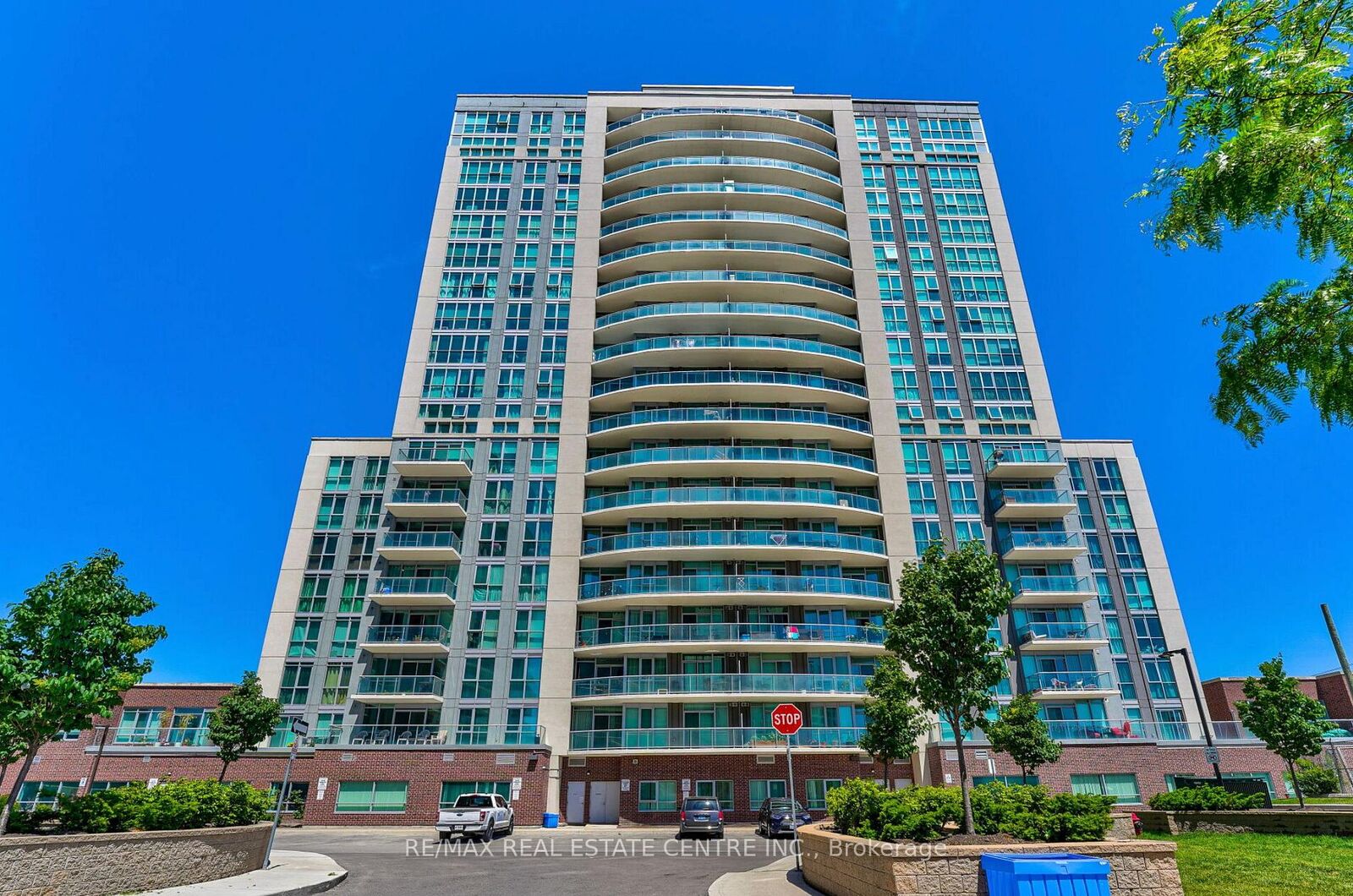 Property Photo:  1328 Birchmount Road 1806  ON M1R 0B6 