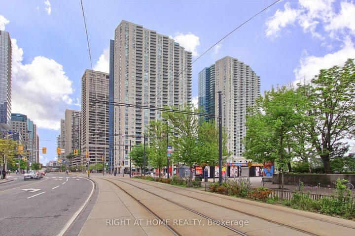 Property Photo: 77 Harbour Square 504 ON M5J 2S2