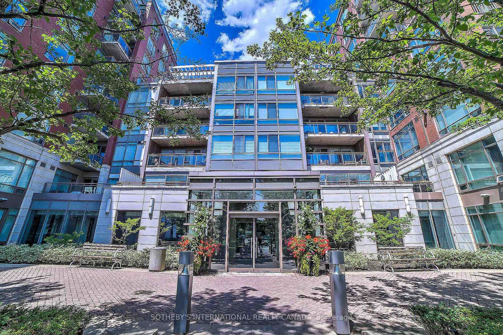 Property Photo:  500 Queens Quay N/A W 302E  ON M5V 3K8 