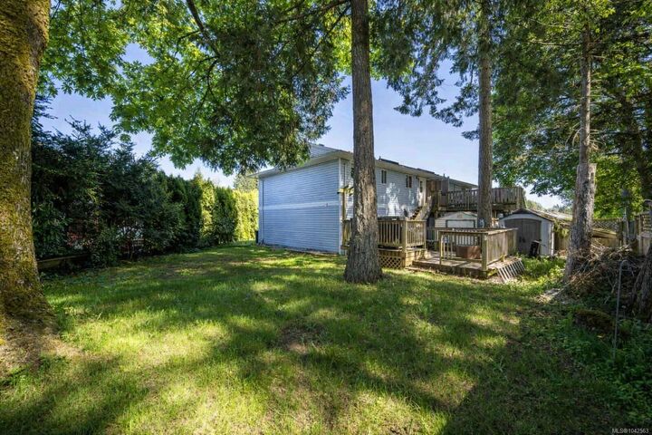 Property Photo: 4657 Valecourt Cres #B BC V9N 7W6