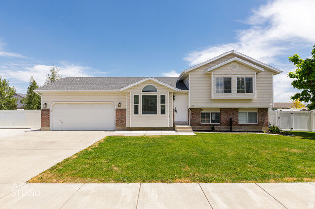 Property Photo:  2373 S 2940 W  UT 84075 