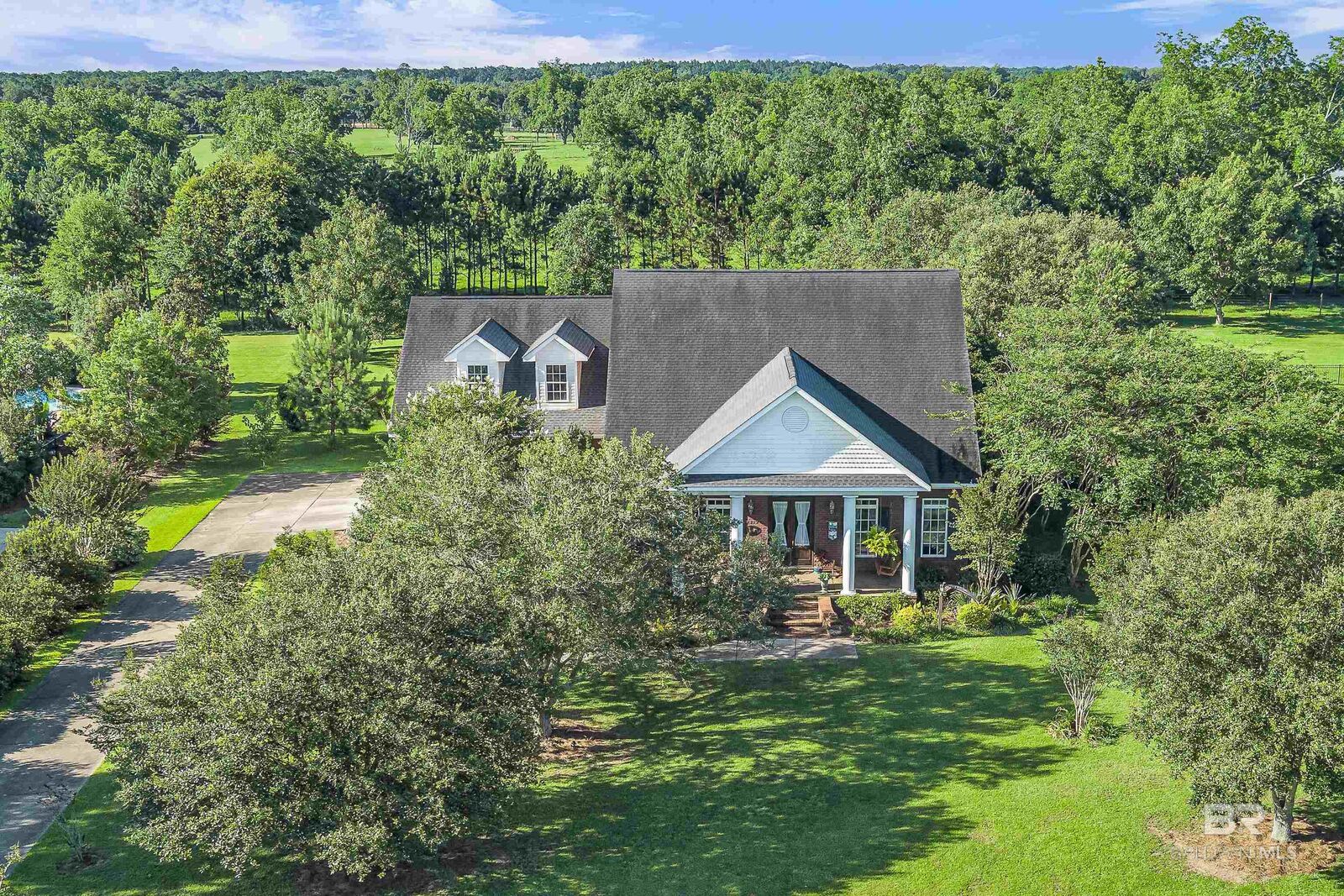 Property Photo: 9370 Thoroughbred Run AL 36532