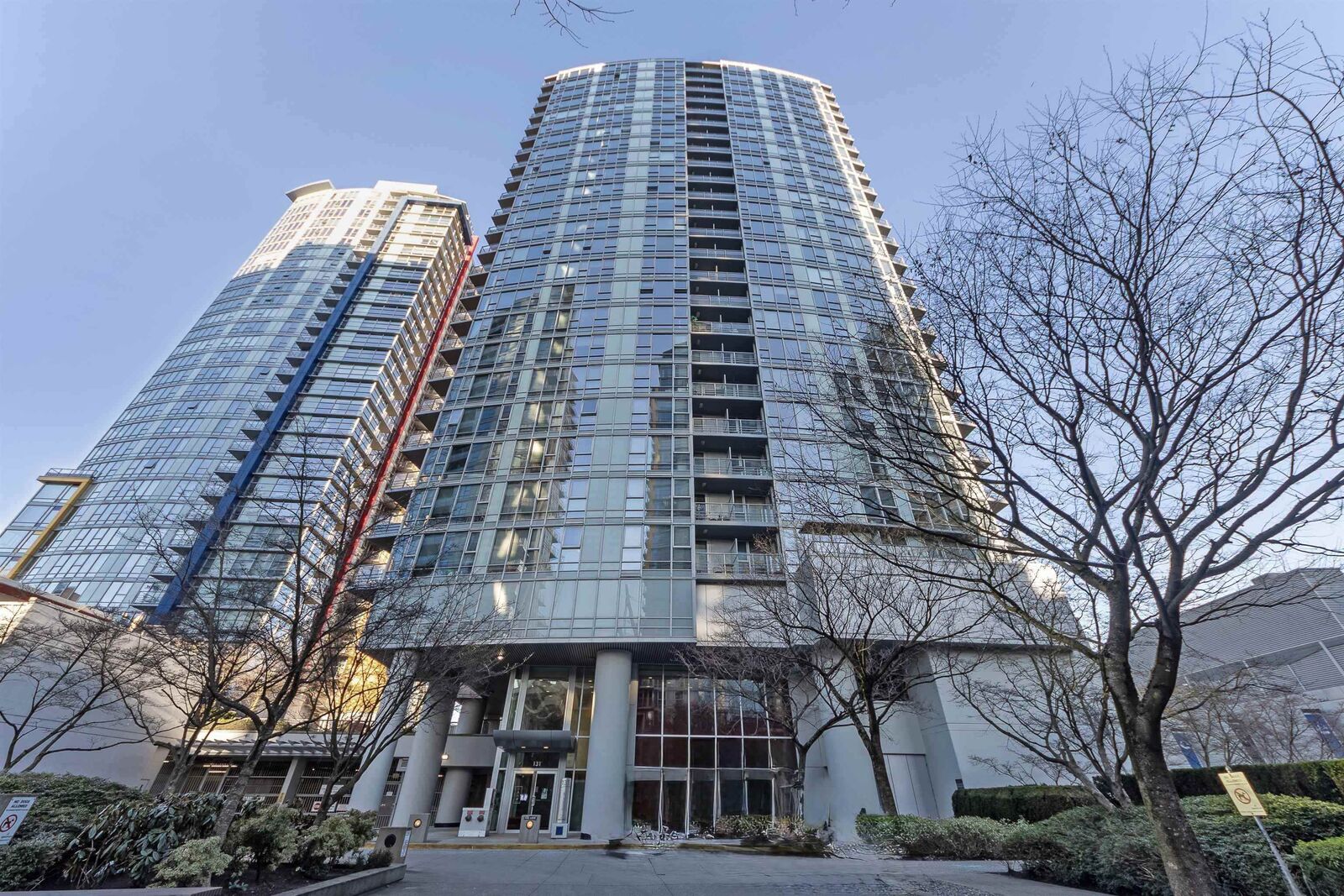 Property Photo:  131 Regiment Square 809  BC V6B 1X6 