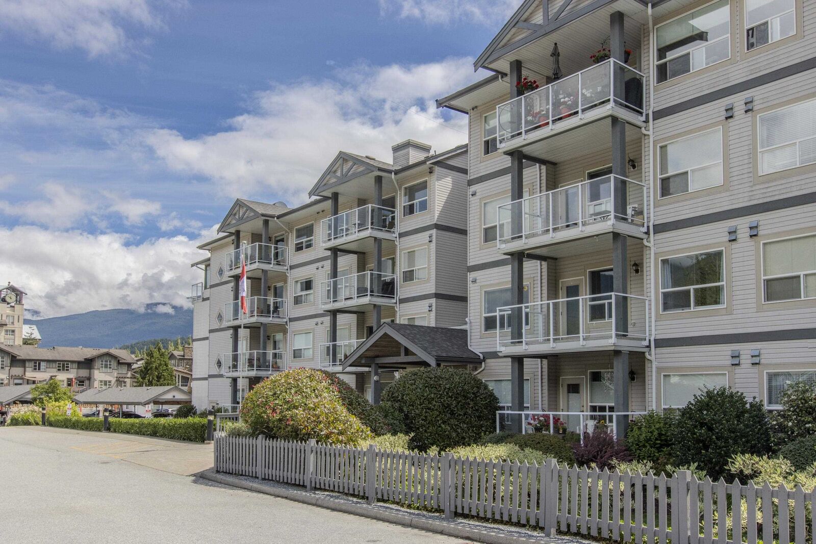 Property Photo: 1203 Pemberton Avenue 207 BC V8B 0J7