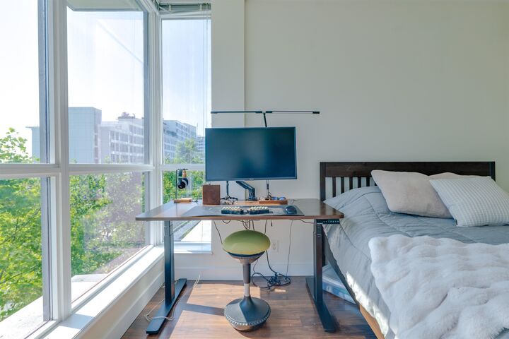 Property Photo: 168 East Esplanade 508 BC V7L 4X8
