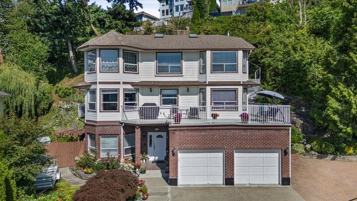 Property Photo: 2255 Mountain Drive BC V3G 1E4