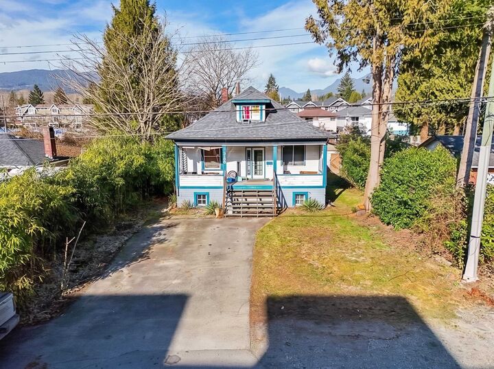 2155 Grant Avenue — photo 1