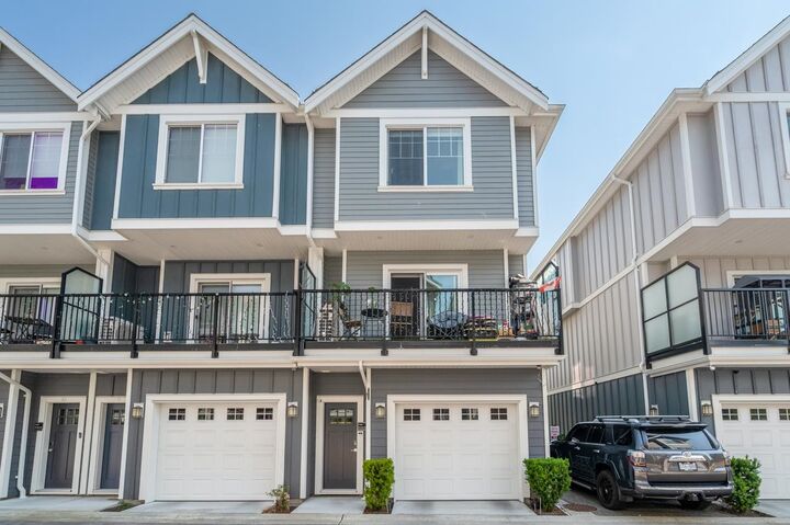 Property Photo: 7780 Bridge Street 8 BC V6Y 0L2