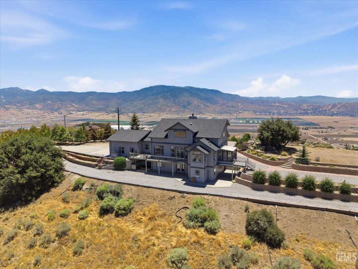 Property Photo:  27101 Skyline Drive  CA 93561 