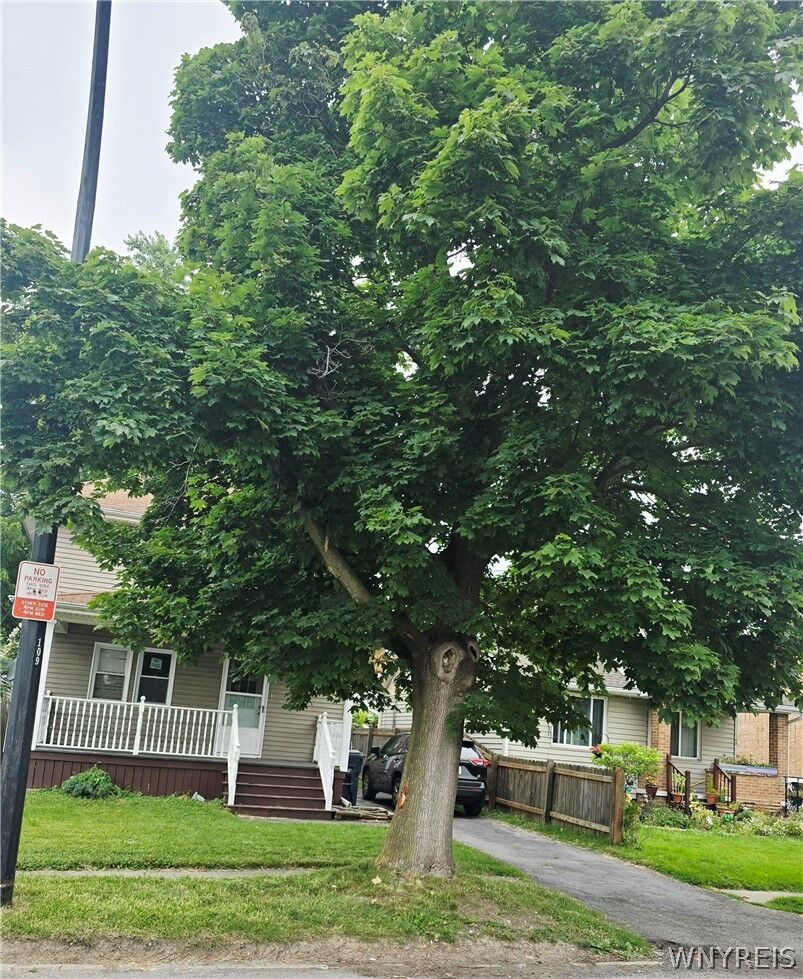 Property Photo:  109 Beech Street  NY 14218 
