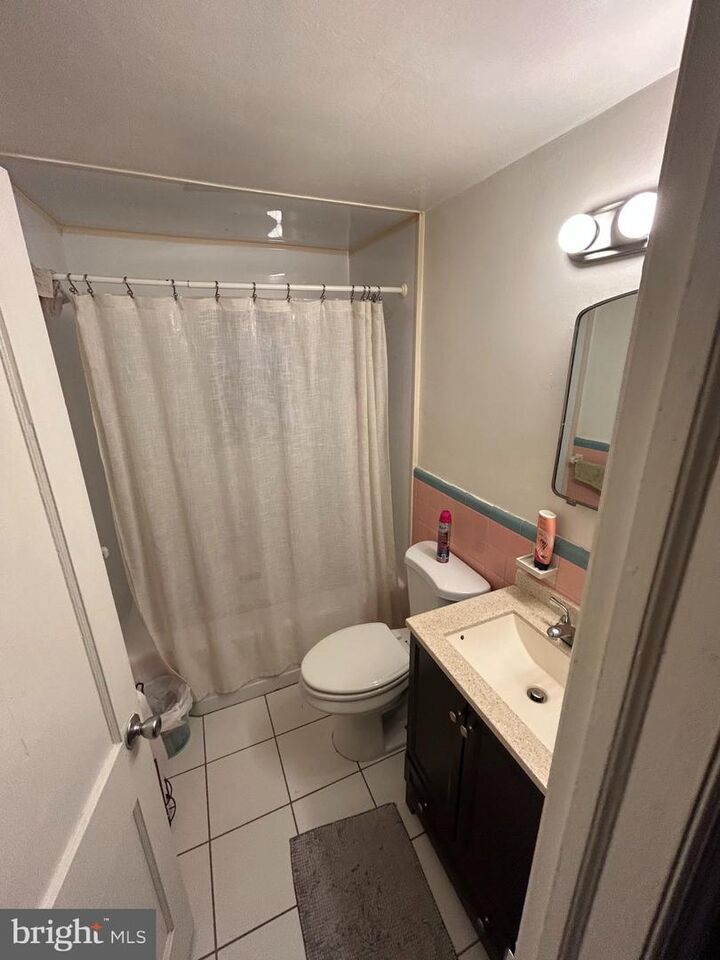 Property Photo:  73 S Evergreen Avenue  NJ 08096 