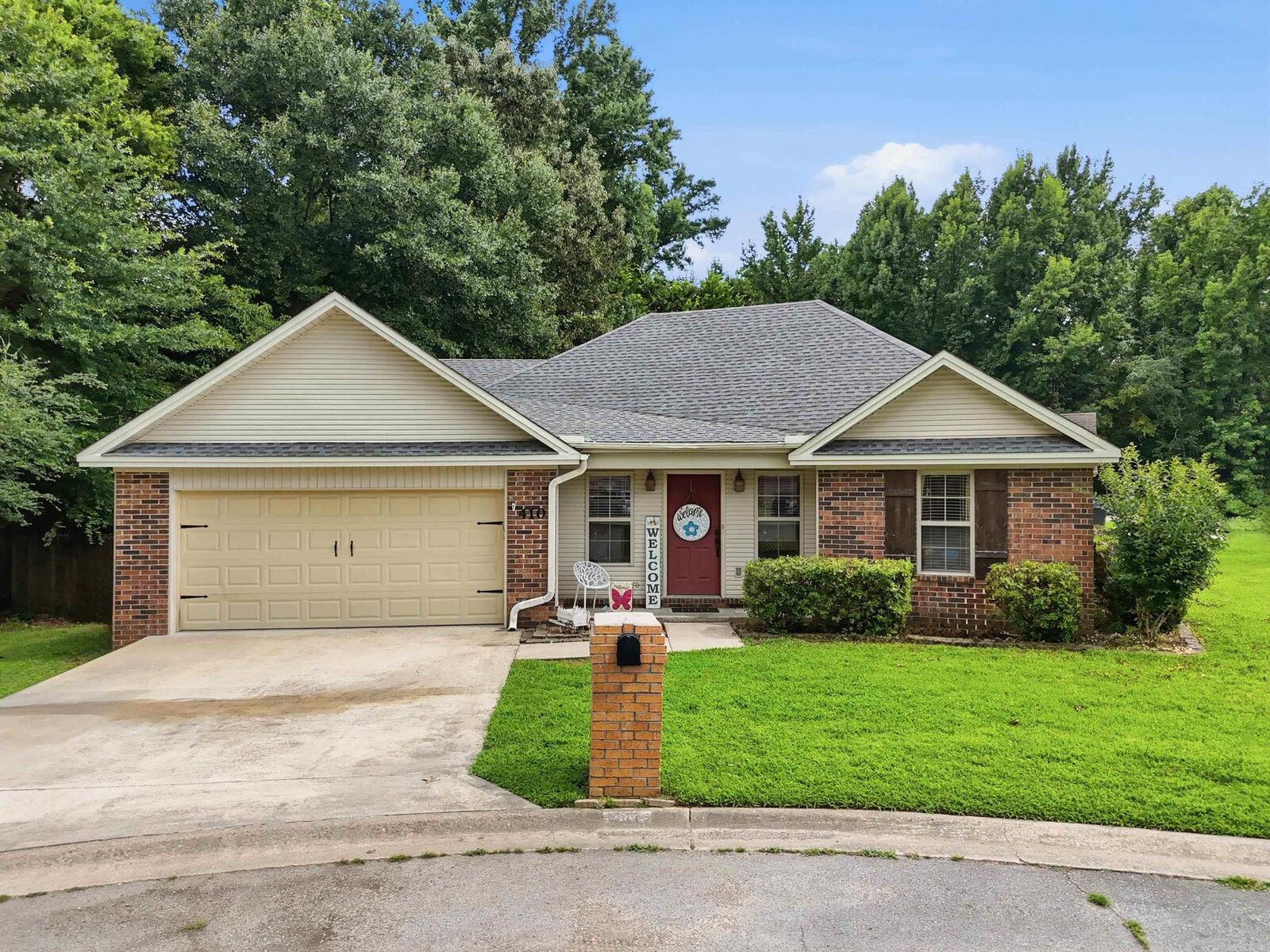 Property Photo: 410 Calvin Court AR 72143