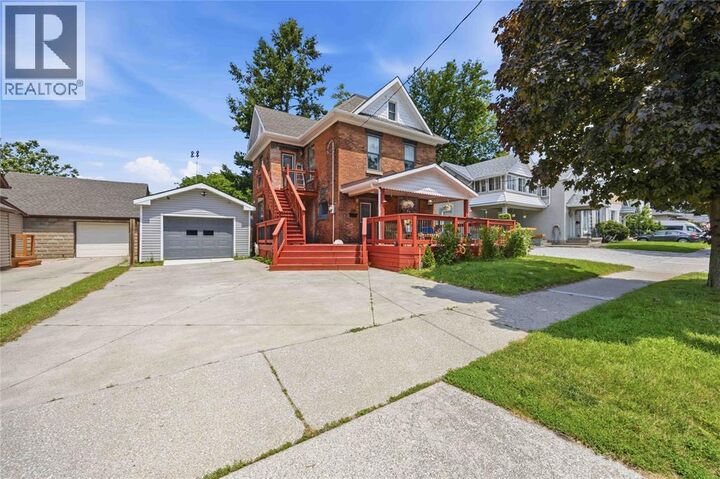 Photo de la propriété: 136 Durand Street ON N7T 5A2