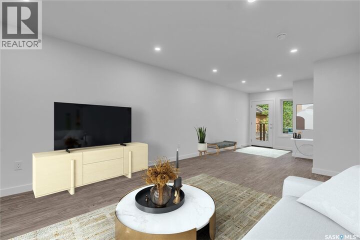 Property Photo:  516 K Avenue S  SK S7M 2E2 