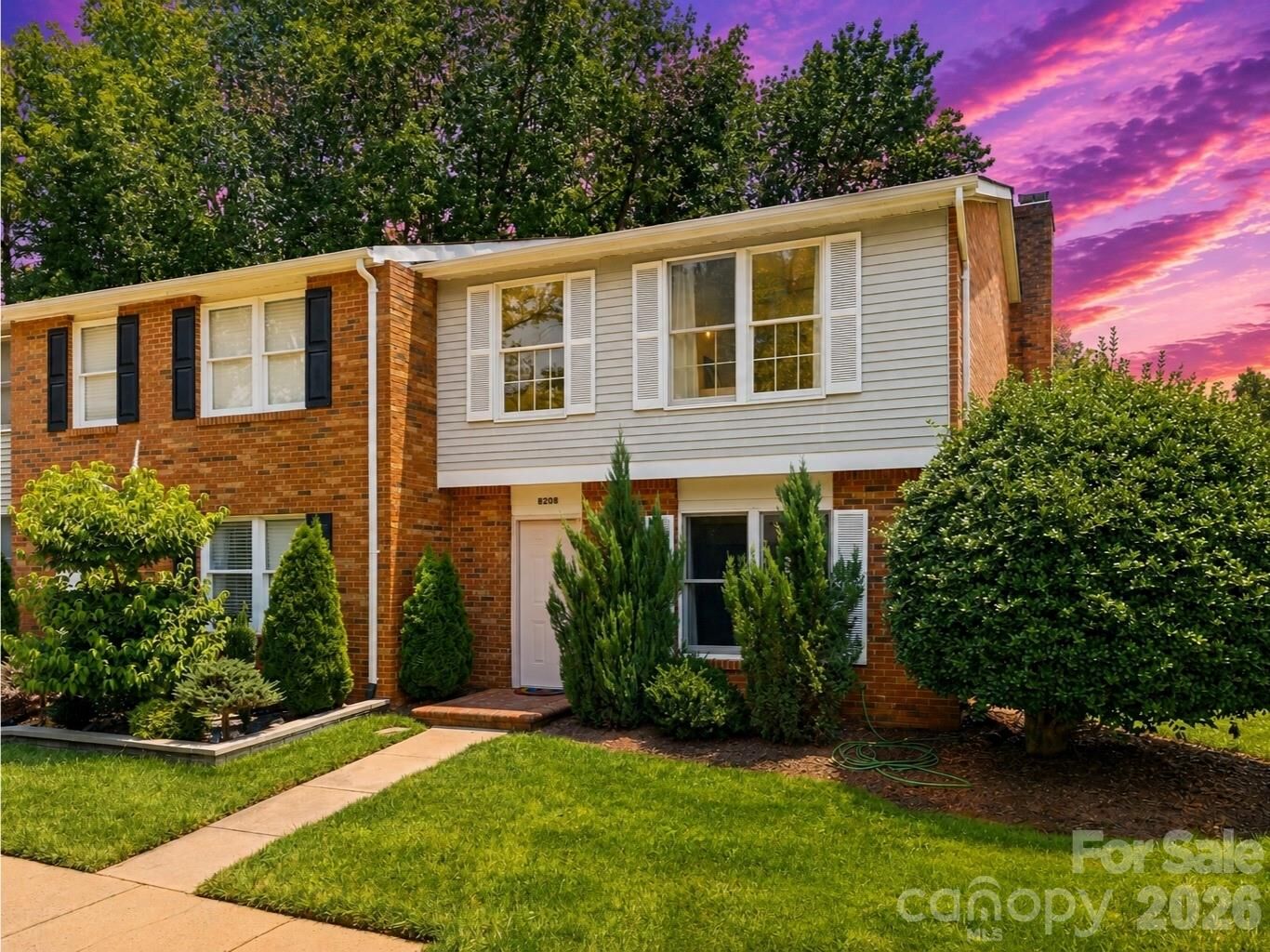 Property Photo:  8208 Knights Bridge Road  NC 28210 