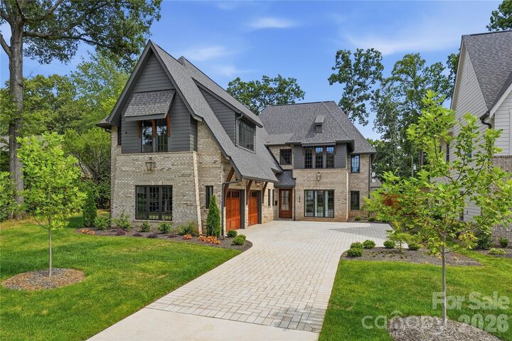 Property Photo:  154 N Canterbury Road  NC 28211 