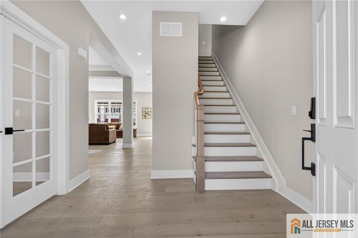 Property Photo:  8 Arthur Lane  NJ 08512 