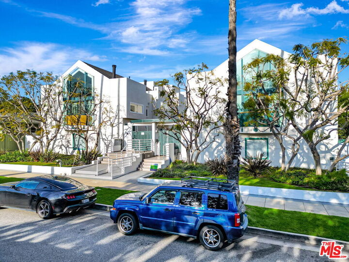 Property Photo:  807 21st St  CA 90403 
