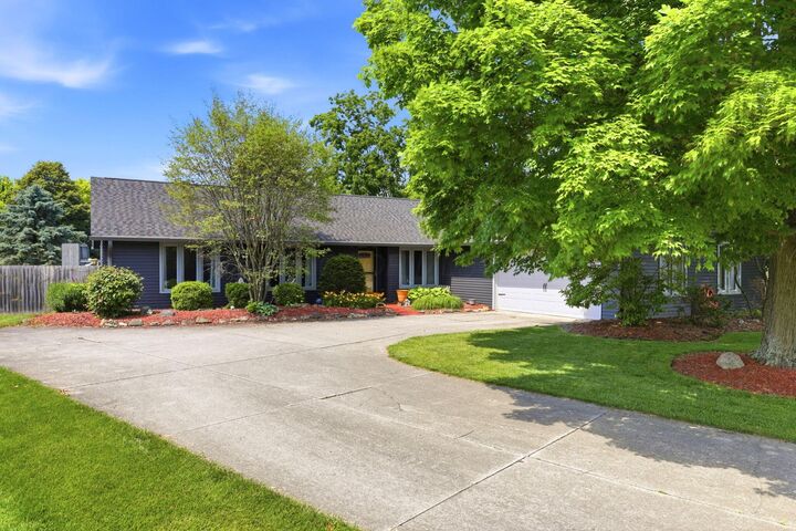 Property Photo:  835 Loire Valley Circle  OH 43302 