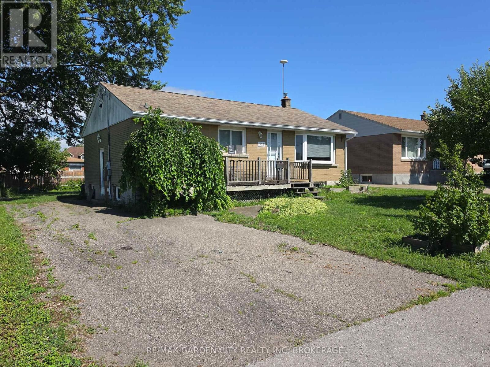 Property Photo:  316 Davis Street  ON L2V 1G1 