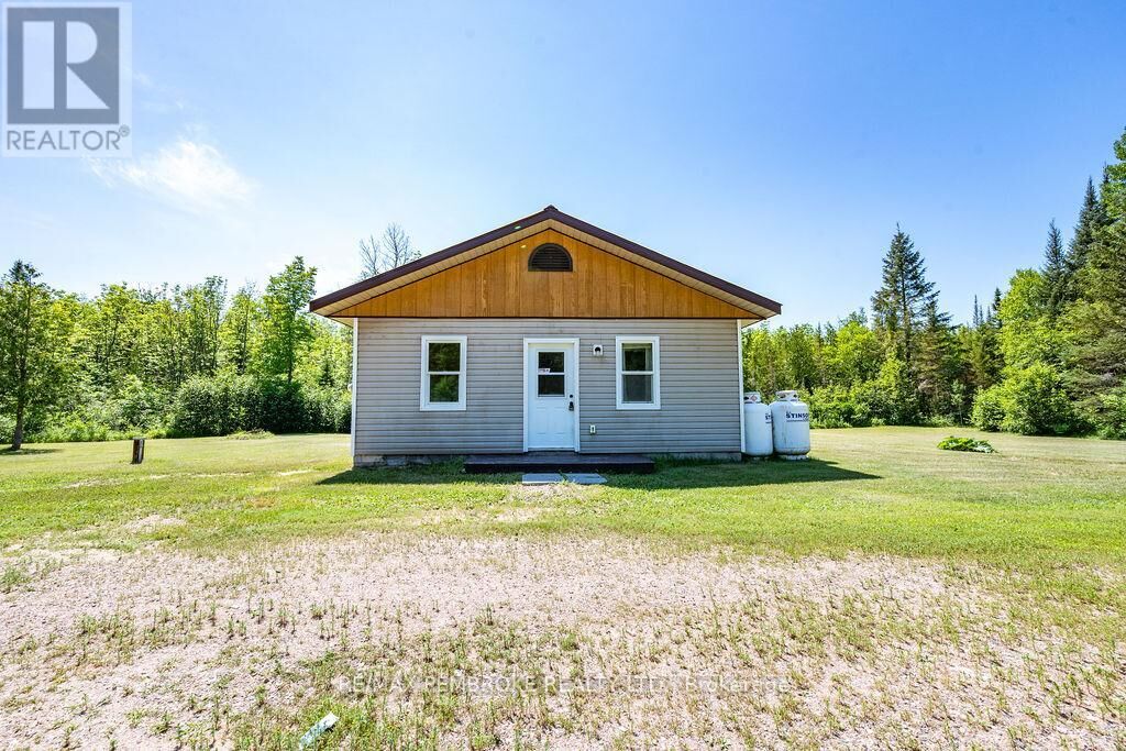 Property Photo:  37335 Highway 17 Highway  ON K0J 2B0 