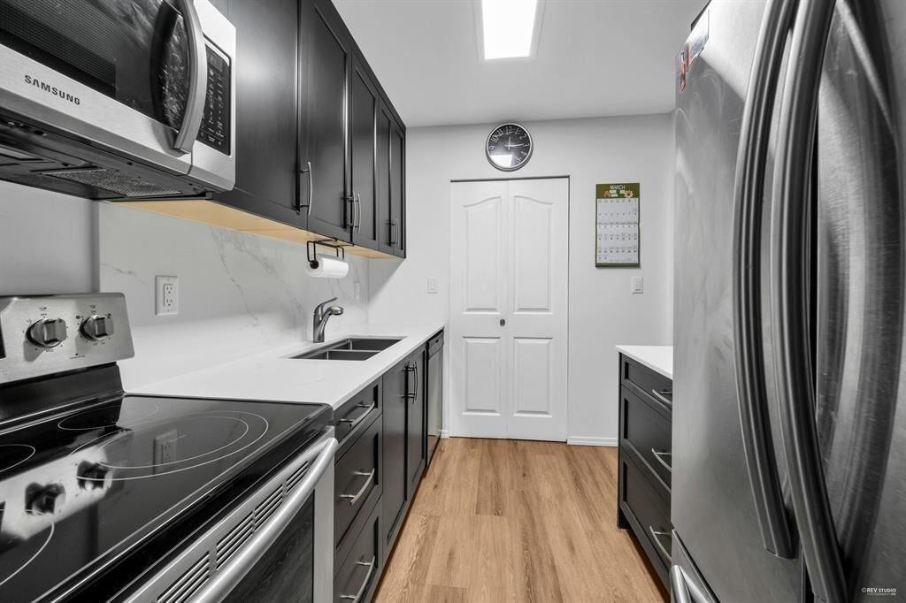 Property Photo: 10620 150 Street 1202 BC V3R 7S1