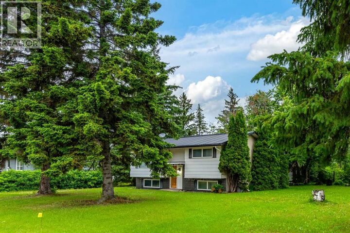Property Photo:  108 3 Avenue West  SK S0M 2C0 