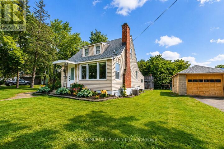 739 Front Street — photo 1