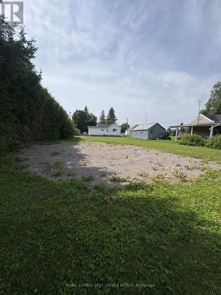 Property Photo:  84 Third Avenue  ON P0J 1H0 